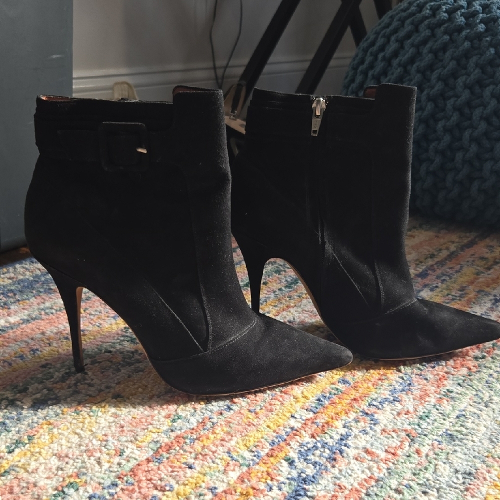 Elegant Black Ankle Boots